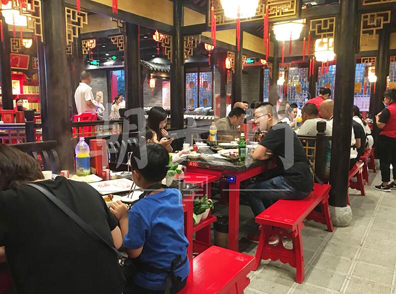 正宗老火鍋加盟店，運(yùn)營(yíng)團(tuán)隊(duì)該怎么打造