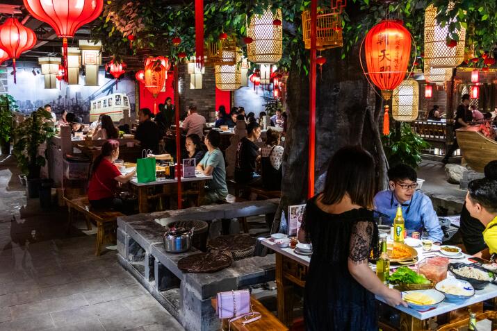 加盟旋轉(zhuǎn)小火鍋多少錢？有沒有發(fā)展前景