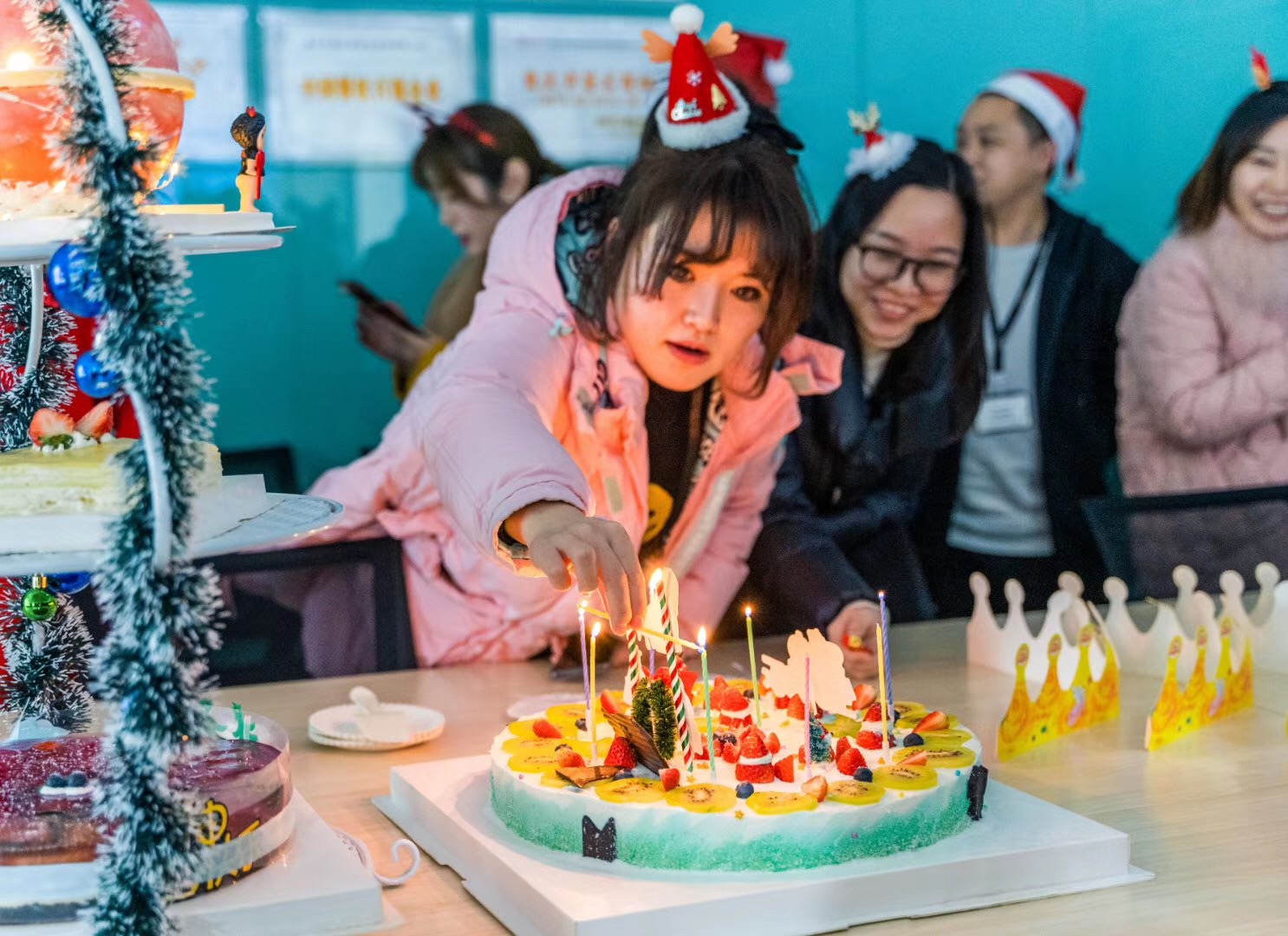 朝天門火鍋?zhàn)４蠹沂フQ節(jié)快樂(lè)！