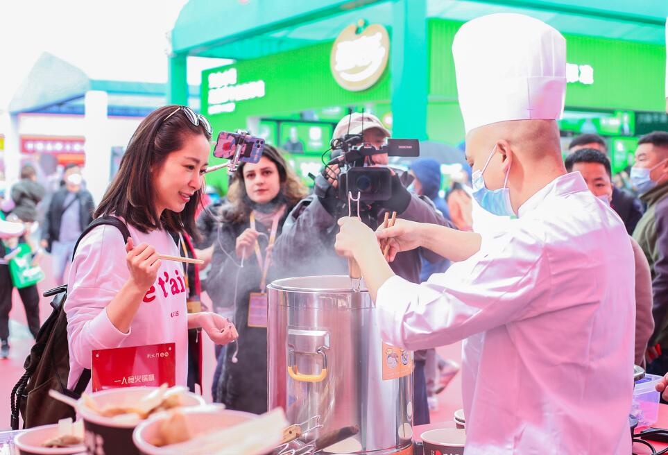 冬天的火鍋市場(chǎng)有多好？看完后悔沒(méi)早開(kāi)店！