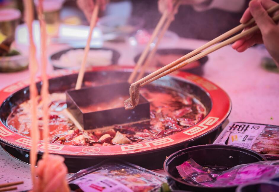 吉林開火鍋加盟店，經(jīng)營的時候需要注意什么？