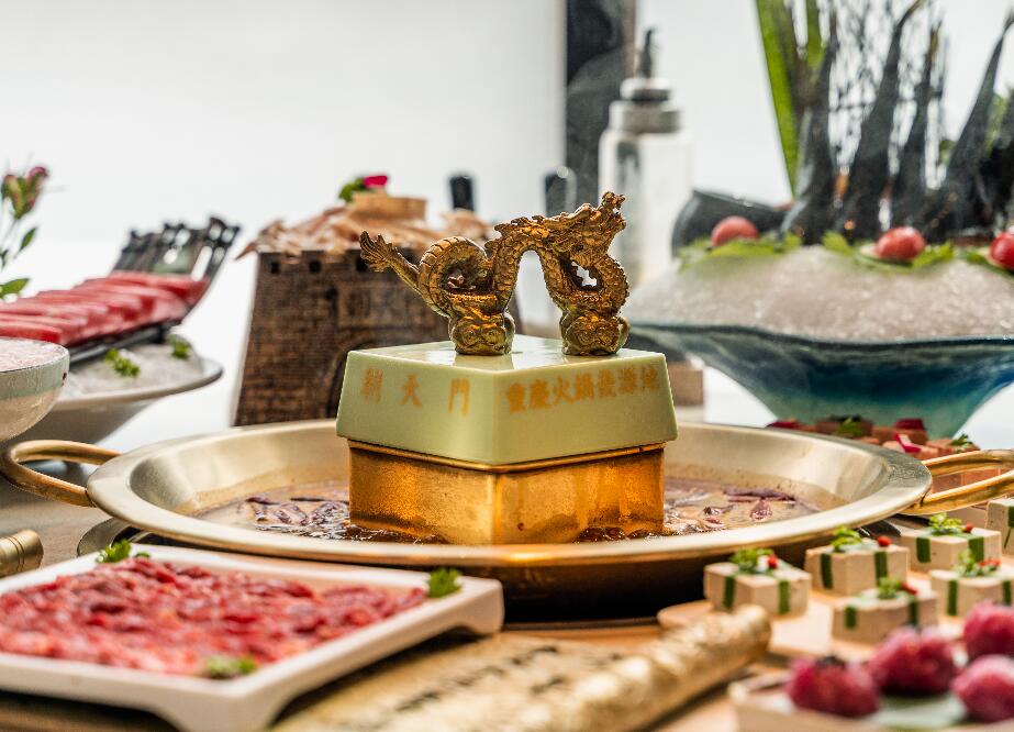 來朝天門吃火鍋，感受火鍋界的顏值天花板！