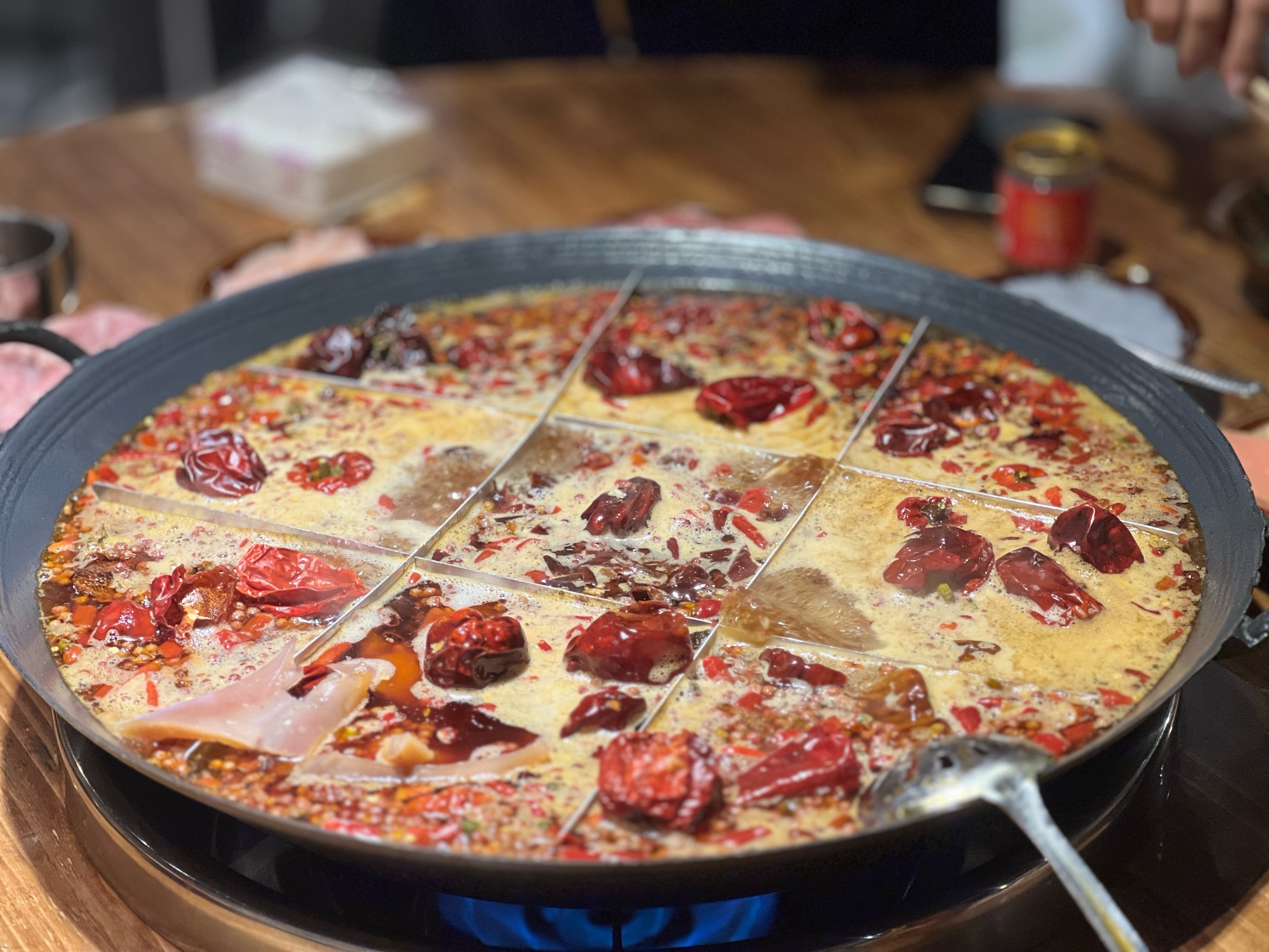 重慶水火鍋和重慶麻辣燙，區(qū)別居然是這一點