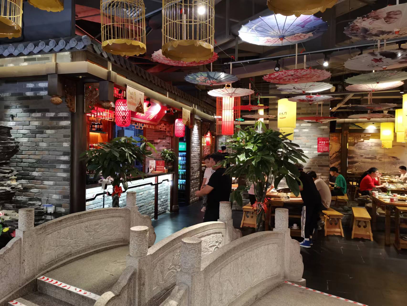 重慶火鍋，在新疆，生意為何如此火爆